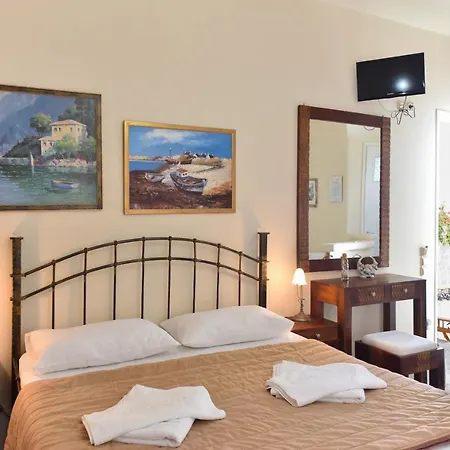 Giannakas * Platis Gialos (Sifnos)