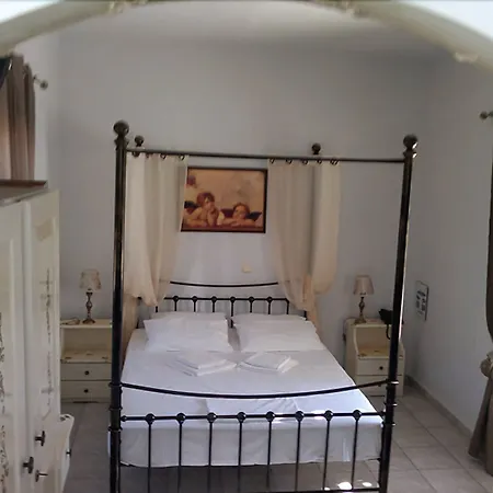 Giannakas Platis Gialos (Sifnos)