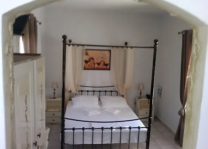 Giannakas Platis Gialos (Sifnos)